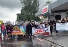 Após Justiça suspender contratações temporárias na Educação, aprovados em concurso protestam por convocação em João Pessoa
