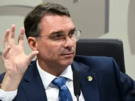 Com presença de Flávio, EUA iniciam debate sobre tarifaço contra o Brasil