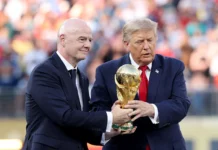 Trump e Infantino entregam taça da Copa do Mundo para a Espanha