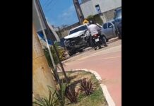 Trem e carro colidem na linha férrea no Jacaré, em Cabedelo, e motorista culpa maquinista