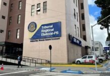 Justiça Eleitoral multa Cícero Lucena em R$ 15 mil após impulsionar postagens críticas a Lucas Ribeiro