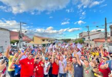 Serra Redonda reúne multidão em passeata liderada pelo prefeito Chicão Bernardo