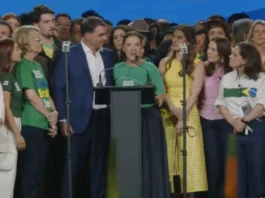 Bolsa Família terá período de 2 anos para transição, diz campanha de Flávio